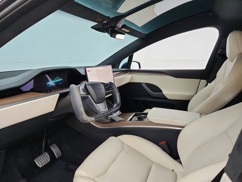 Used 2023 Tesla Model X image 13