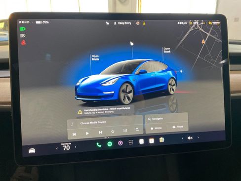 Used 2023 Tesla Model 3 Standard Range image 32