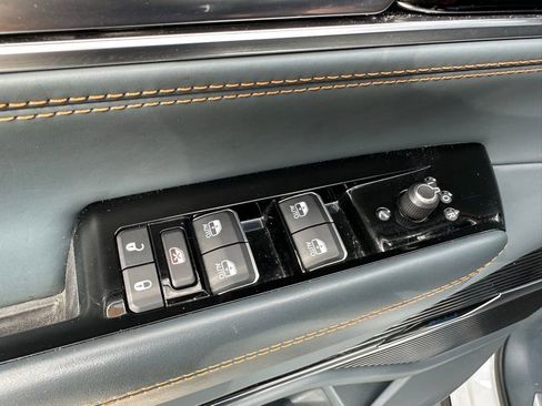 Used 2022 Jeep Grand Wagoneer Series III image 21