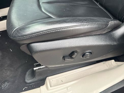 Used 2022 Chrysler Pacifica Touring-L FWD image 15