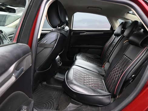 Used 2019 Ford Fusion SE FWD image 22