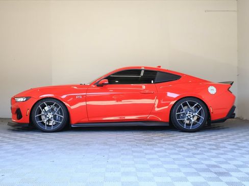 Used 2025 Ford Mustang GT Premium w/ GT Performance Package RWD image 7