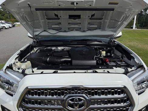 Used 2016 Toyota Tacoma TRD Sport w/ Premium & Technology Package AWD/4WD image 30