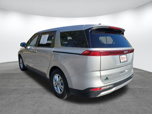 Used 2023 Kia Carnival LX image 28