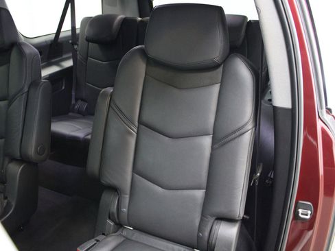 Used 2017 Cadillac Escalade ESV Luxury image 24