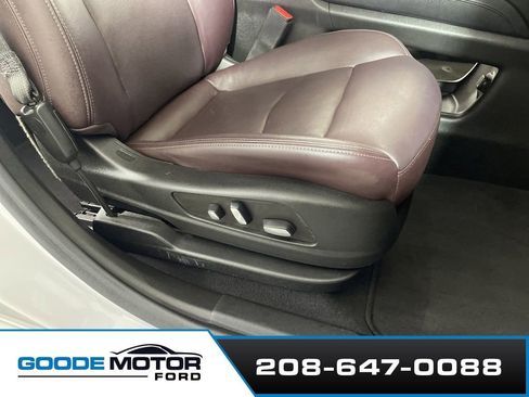 Used 2022 Cadillac XT6 Premium Luxury w/ Technology Package AWD/4WD image 24