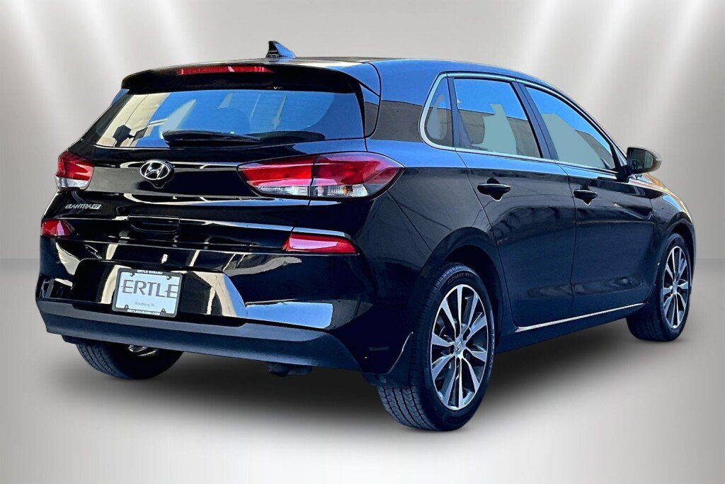 Used 2020 Hyundai Elantra GT w/ Style Package 02 FWD image 5