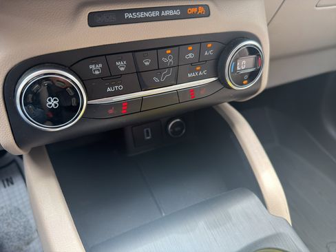 Used 2020 Ford Escape SE FWD image 30