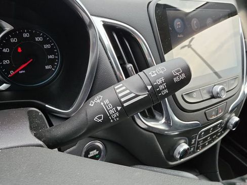 Used 2024 Chevrolet Equinox LT FWD image 23