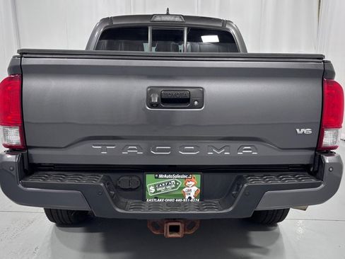 Used 2016 Toyota Tacoma TRD Sport AWD/4WD image 6