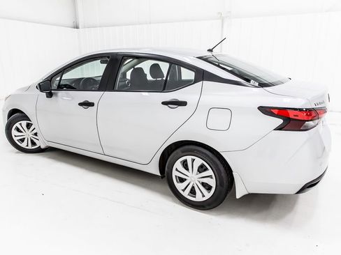 Used 2023 Nissan Versa S w/ Trunk Package image 4