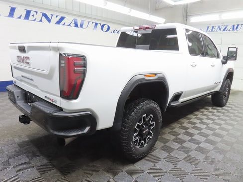 Used 2024 GMC Sierra 2500 AT4X image 4