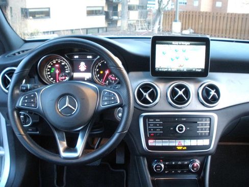 Used 2019 Mercedes-Benz GLA 250 4MATIC image 36