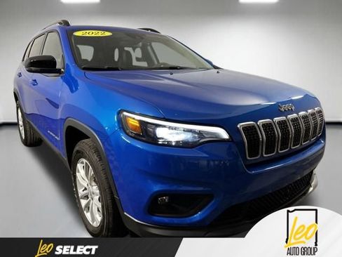 Used 2022 Jeep Cherokee Latitude Lux w/ Sun & Sound Group AWD/4WD image 6