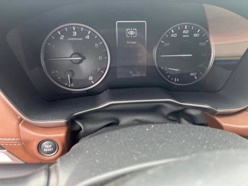 Used 2022 Subaru Outback Touring AWD/4WD image 9