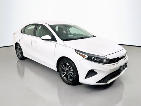 Used 2022 Kia Forte LXS FWD image 1