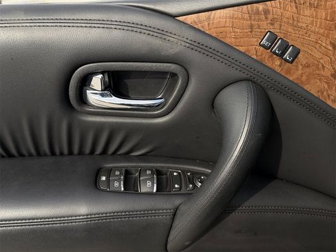 Used 2024 Nissan Armada SL image 24