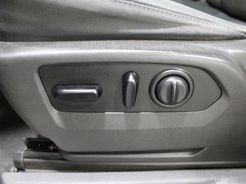 Used 2019 Chevrolet Silverado 1500 LT w/ Texas Edition image 4