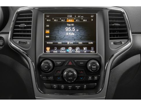 Used 2021 Jeep Grand Cherokee Laredo X AWD/4WD image 7
