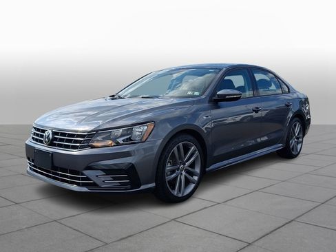 Used 2018 Volkswagen Passat 2.0T S FWD image 4