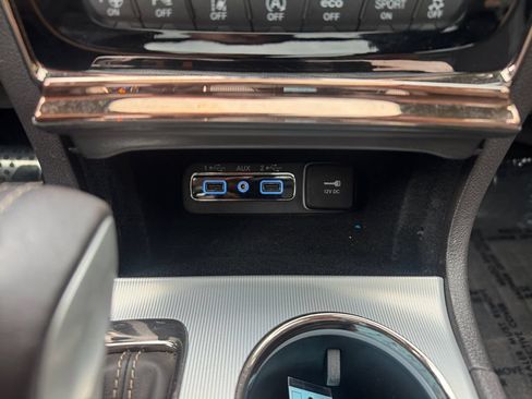 Used 2019 Jeep Grand Cherokee Summit w/ Platinum Series Group AWD/4WD image 26