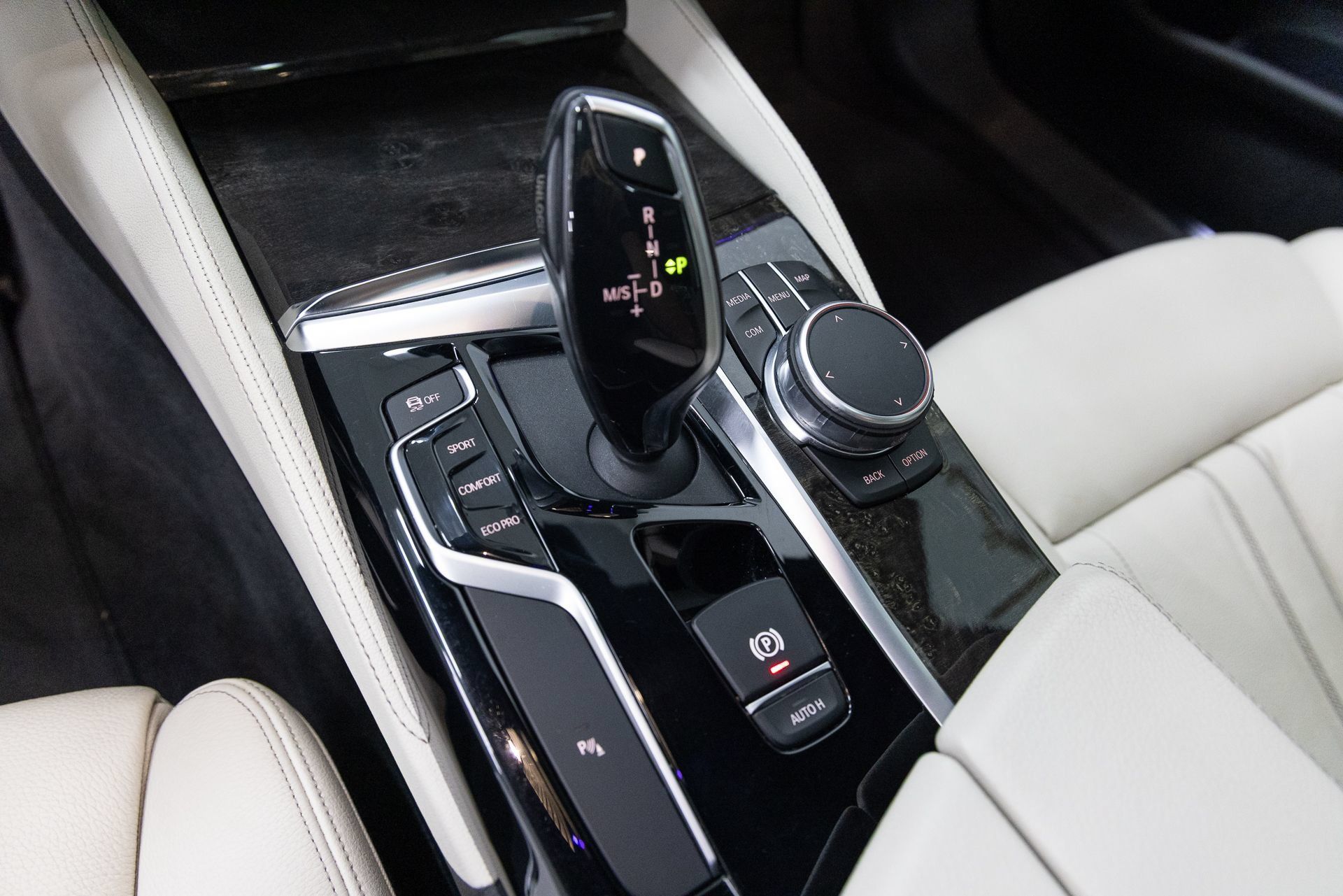 Used 2019 BMW 540i w/ M Sport Package RWD image 20