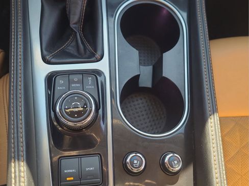 Used 2016 Nissan Maxima SR w/ Interior Lighting Package image 17