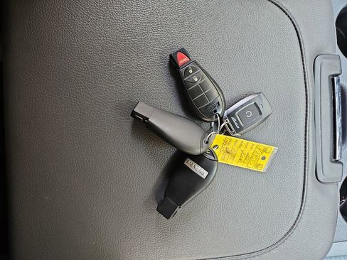 Used 2015 RAM 1500 Express image 28