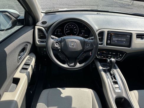 Used 2021 Honda HR-V EX image 12