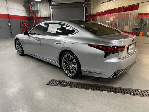 Used 2022 Lexus LS 500 w/ Interior Upgrade Package image 33