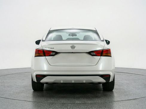 Used 2025 Nissan Altima 2.5 SV FWD image 7