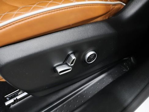 Certified 2025 Chrysler Pacifica Pinnacle image 15