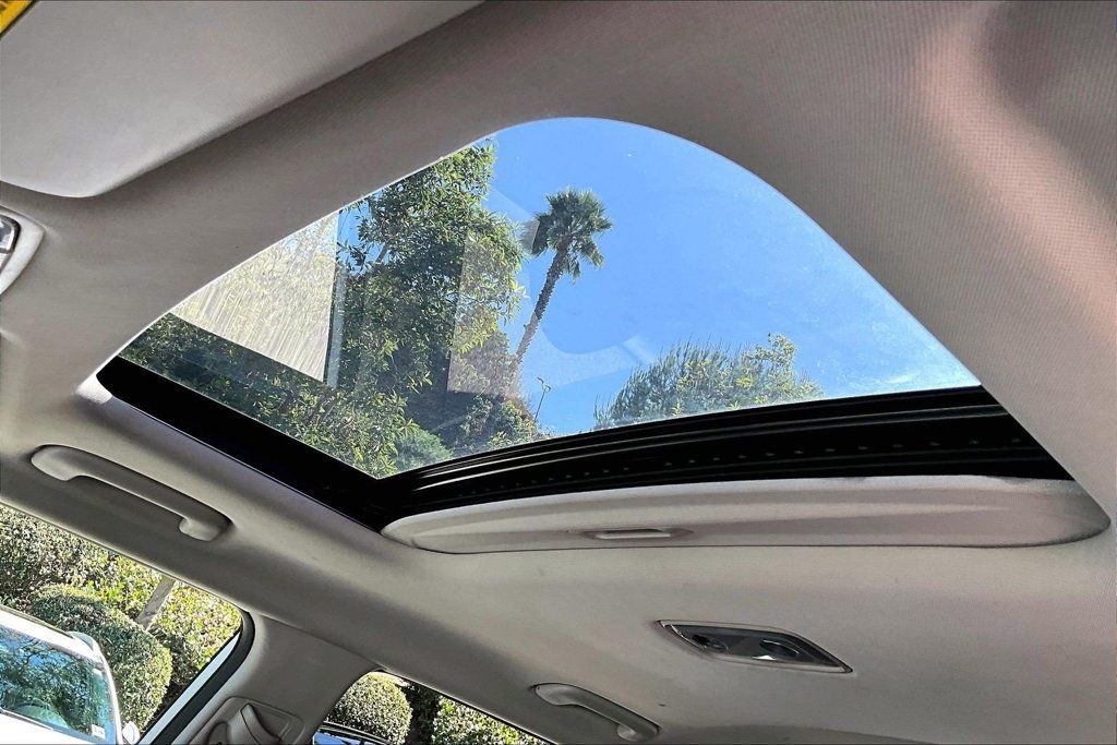 Used 2020 Kia Soul GT-Line w/ GT 2.0L Power Sunroof Package FWD image 12