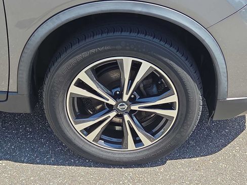 Used 2019 Nissan Rogue SV w/ Sun & Sound Touring Package AWD/4WD image 8