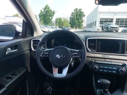 Used 2020 Kia Sportage LX AWD/4WD image 10