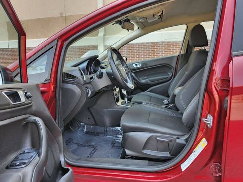 Used 2014 Ford Fiesta SE w/ Comfort Package FWD image 4