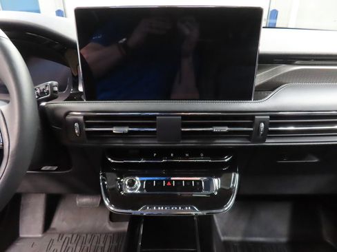 Used 2026 Lincoln Corsair Reserve AWD/4WD image 21