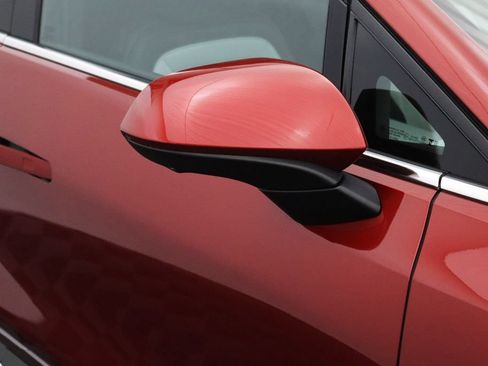 Certified 2025 Chevrolet Equinox EV LT w/ LPO, All-Weather Mat Package FWD image 6