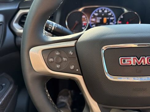 Used 2023 GMC Acadia Denali w/ Denali Technology Package AWD/4WD image 22