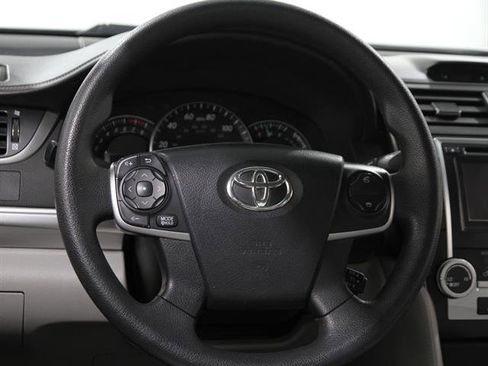 Used 2013 Toyota Camry LE image 7