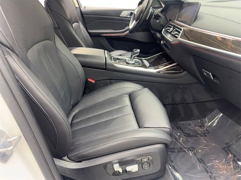 Used 2019 BMW X7 xDrive40i w/ Cold Weather Package image 49
