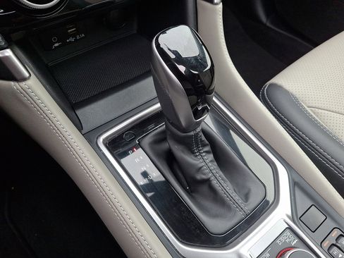 Used 2022 Subaru Forester Limited w/ Popular Package #3 image 16