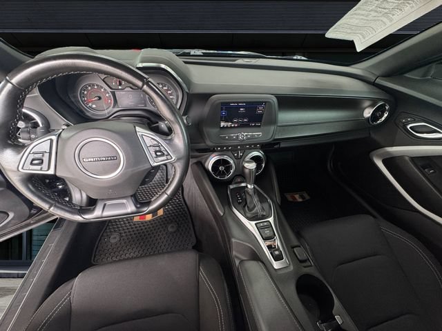 Used 2021 Chevrolet Camaro LT RWD image 10