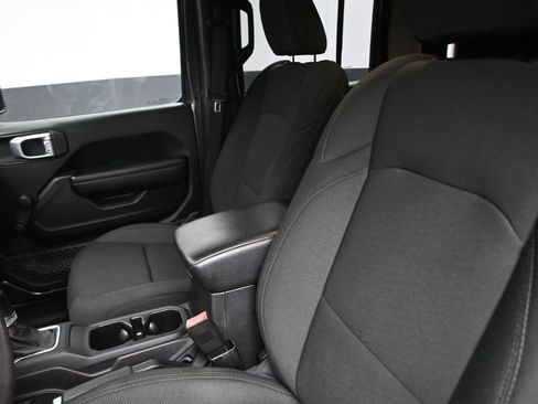 Used 2021 Jeep Gladiator Sport image 31