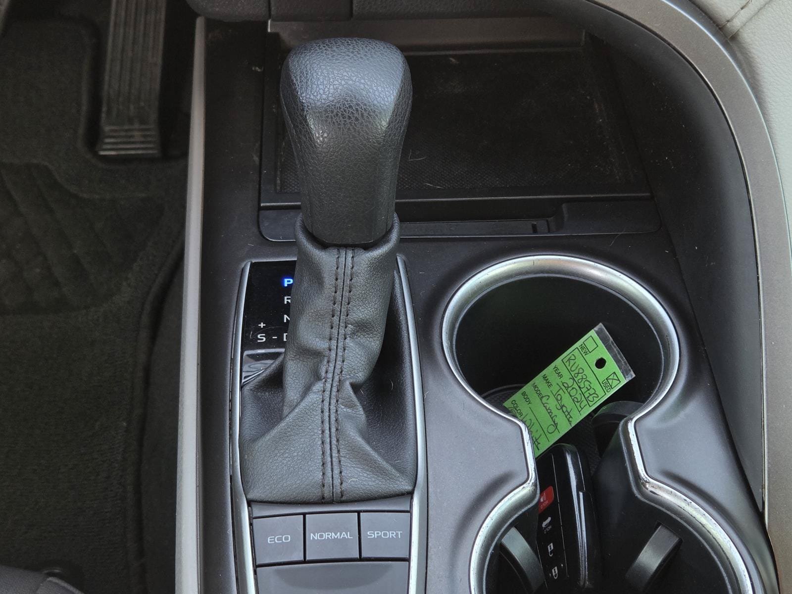 Used 2024 Toyota Camry LE w/ Convenience Package FWD image 16