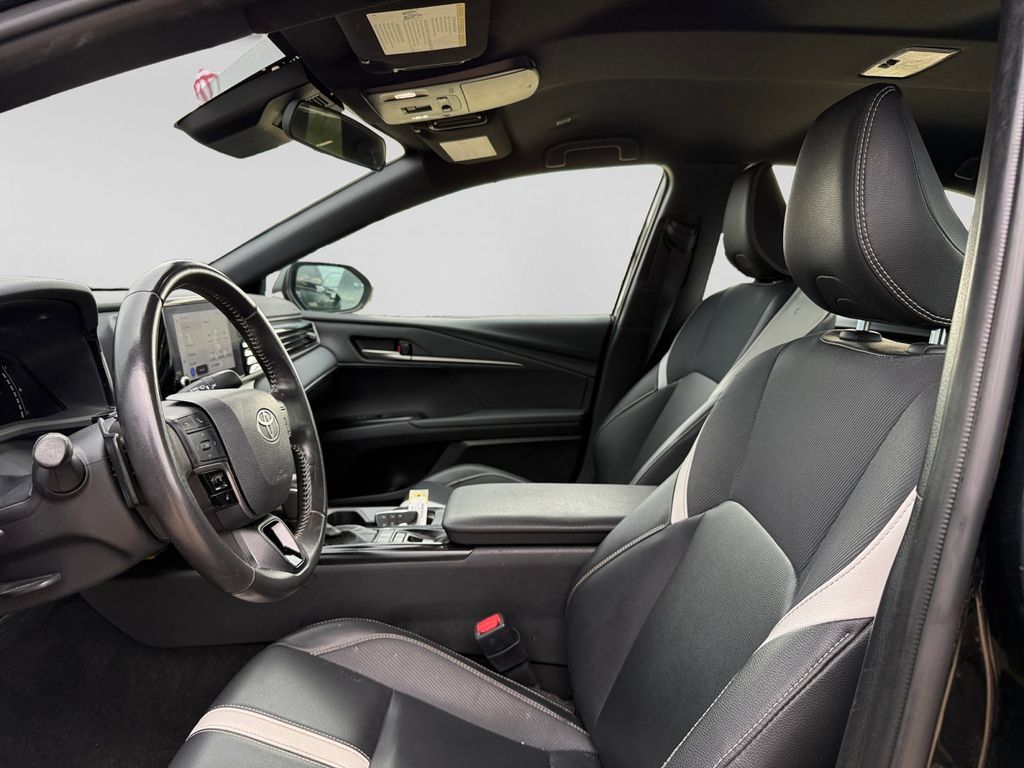 Used 2025 Toyota Camry SE FWD image 20