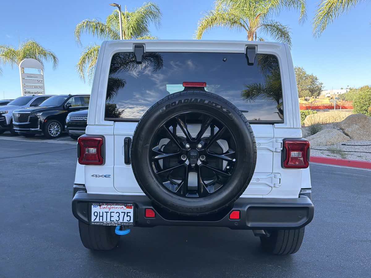 Used 2024 Jeep Wrangler Unlimited Sahara w/ Technology Group AWD/4WD image 9