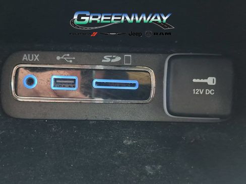 Used 2017 Jeep Grand Cherokee Overland RWD image 23