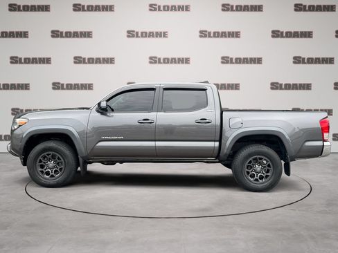 Used 2017 Toyota Tacoma SR5 w/ Tow Package AWD/4WD image 2
