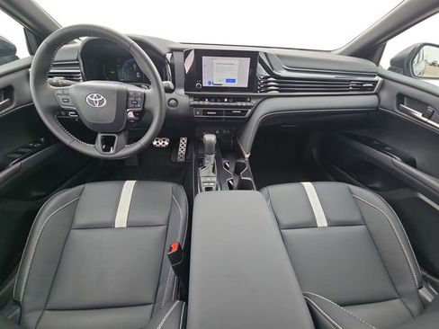 Used 2026 Toyota Camry SE w/ Convenience Package image 9